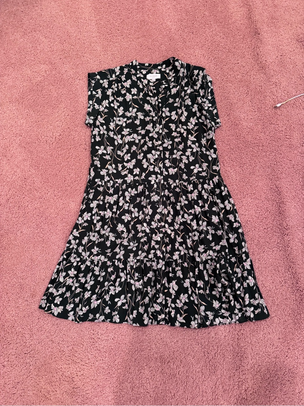 Black Floral Short Sleeve Tiered Dress - Feminine Everyday Style